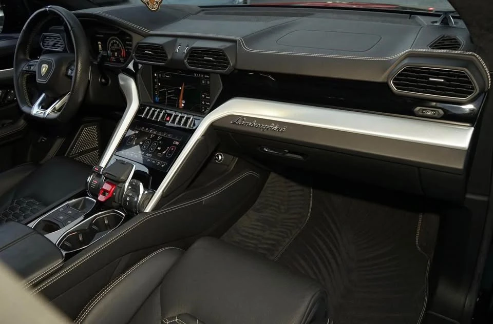 2019 Lamborghini Urus - Image 11 of 20
