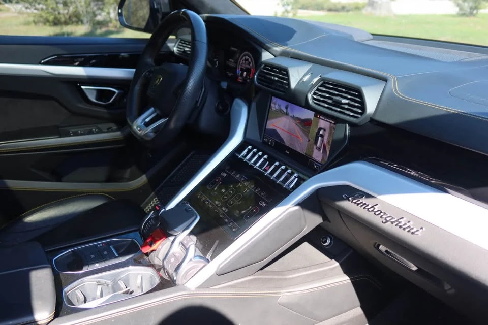 2019 Lamborghini Urus - Image 10 of 12
