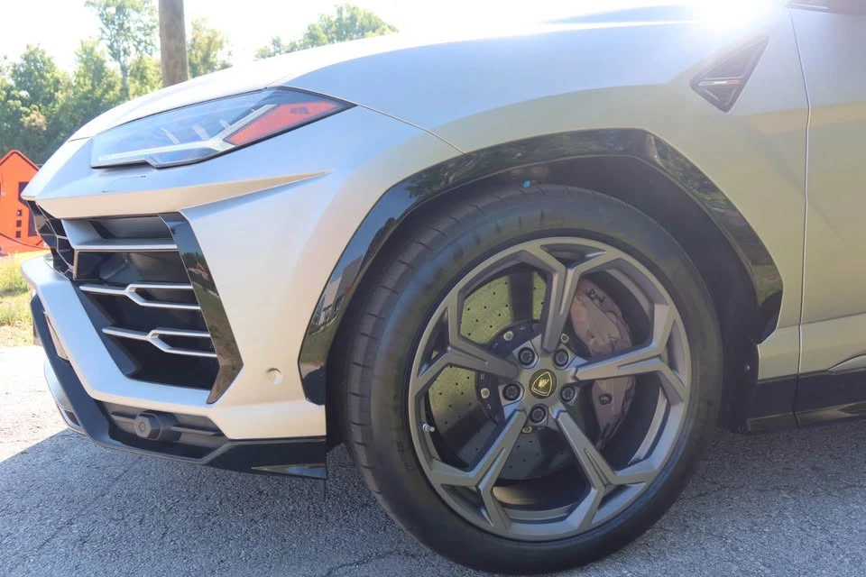 2019 Lamborghini Urus - Image 4 of 12