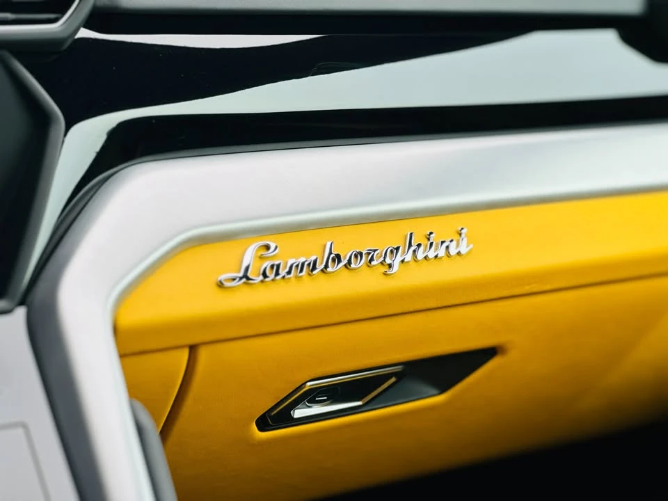 2019 Lamborghini Urus - Image 15 of 20