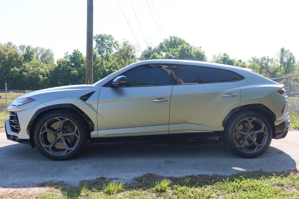 2019 Lamborghini Urus - Image 2 of 12