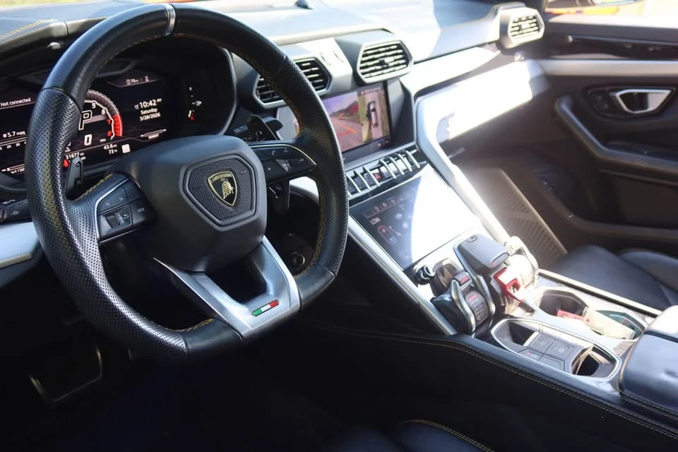 2019 Lamborghini Urus - Image 6 of 12