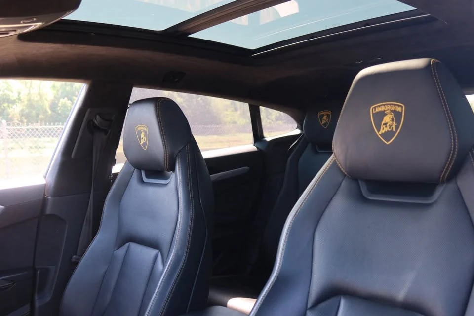 2019 Lamborghini Urus - Image 7 of 12