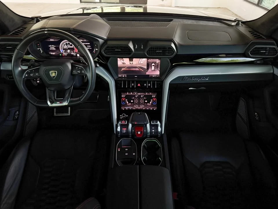2019 Lamborghini Urus - Image 15 of 17