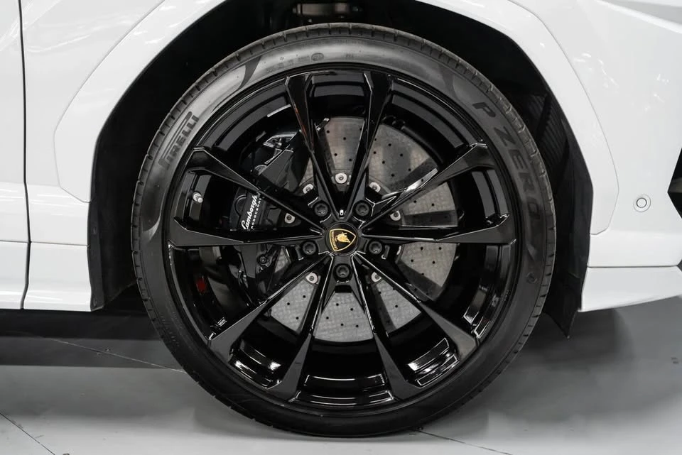 2019 Lamborghini Urus - Image 6 of 18