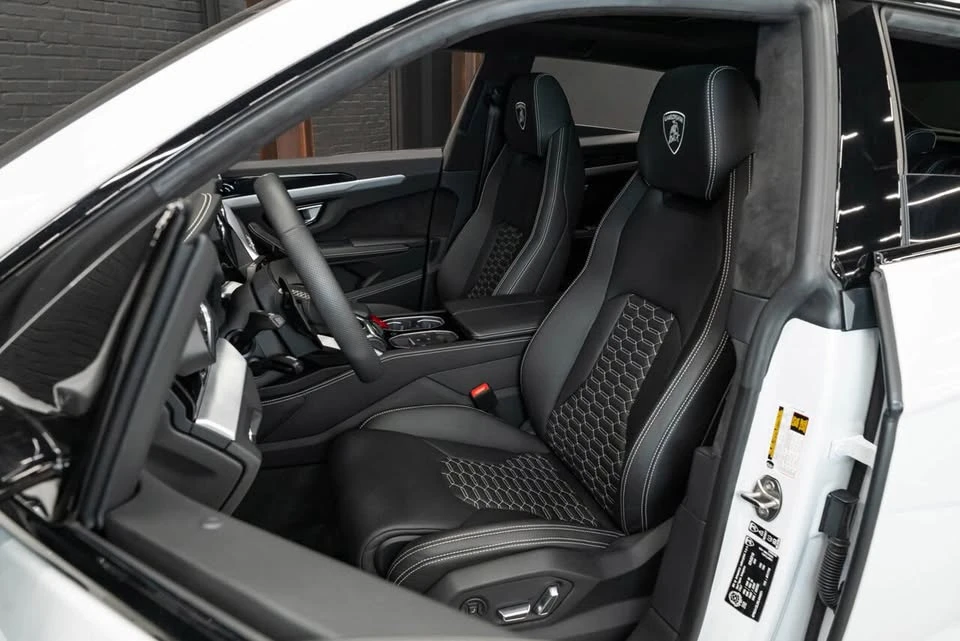 2019 Lamborghini Urus - Image 11 of 18