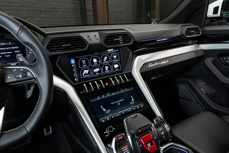 2019 Lamborghini Urus - Image 14 of 18