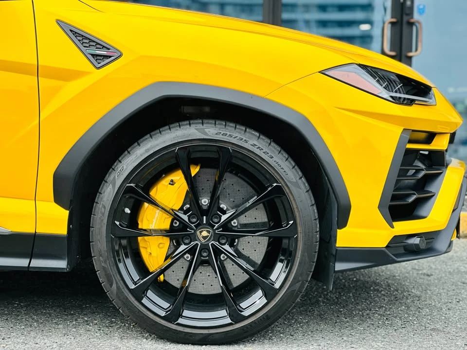 2019 Lamborghini Urus - Image 9 of 20