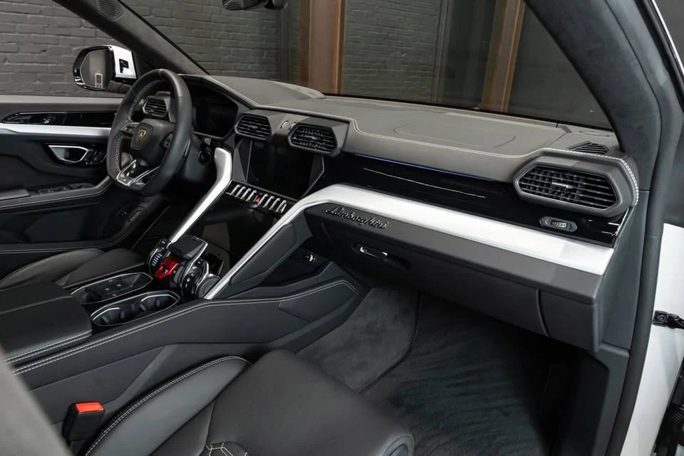 2019 Lamborghini Urus - Image 13 of 18