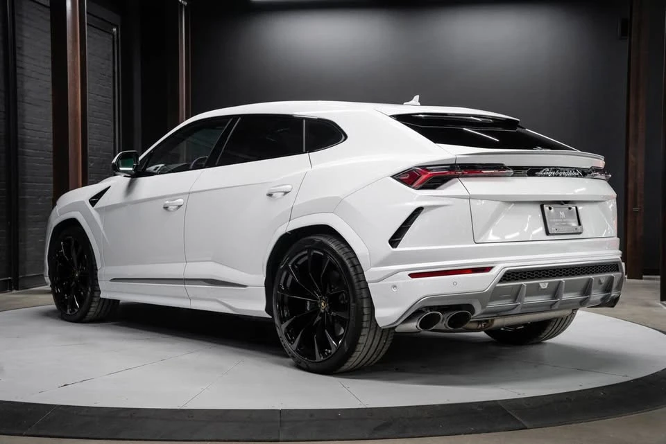 2019 Lamborghini Urus - Image 2 of 18