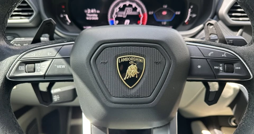 2019 Lamborghini Urus - Image 12 of 20