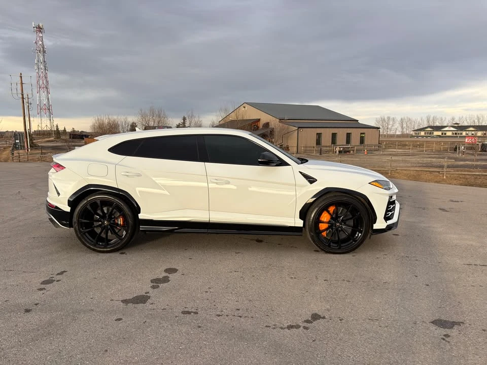 2019 Lamborghini Urus - Image 2 of 20