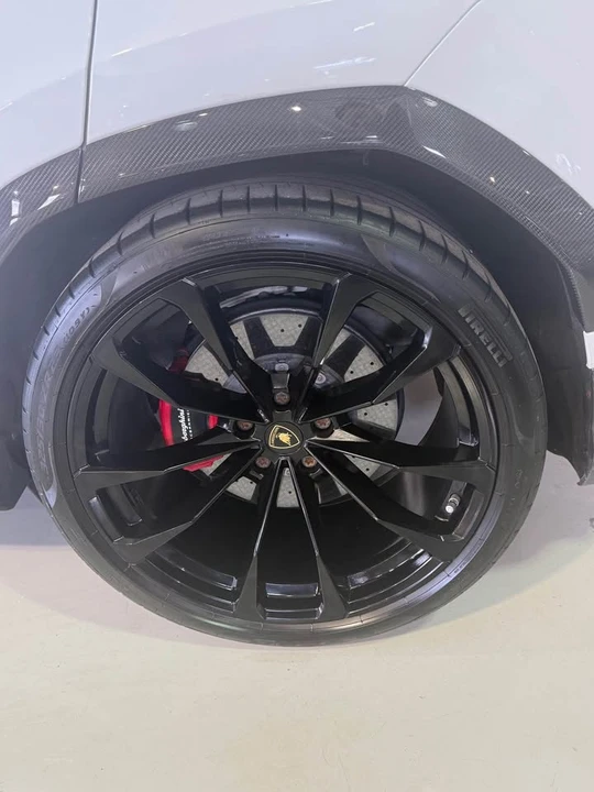 2019 Lamborghini Urus - Image 10 of 12