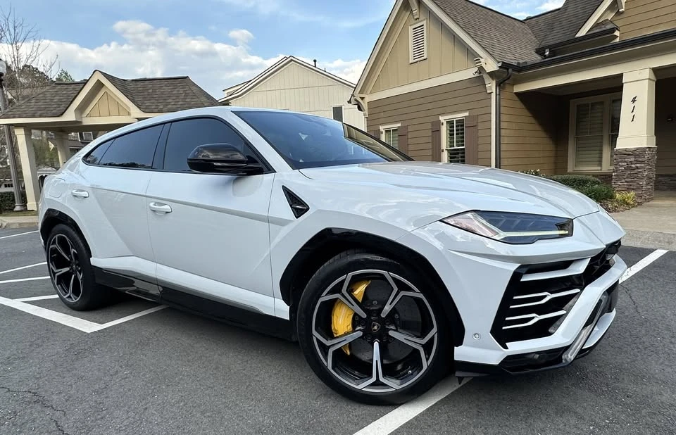 2019 Lamborghini Urus - Image 2 of 20