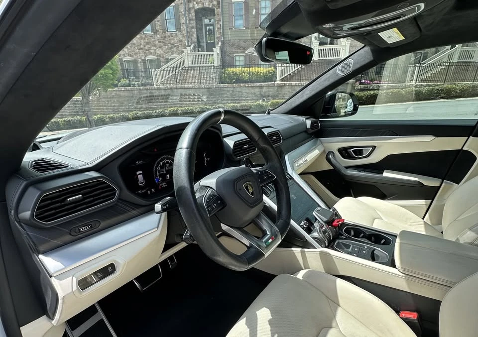 2019 Lamborghini Urus - Image 8 of 20