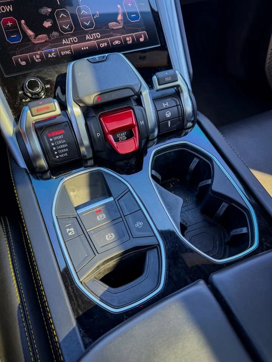 2019 Lamborghini Urus - Image 9 of 11