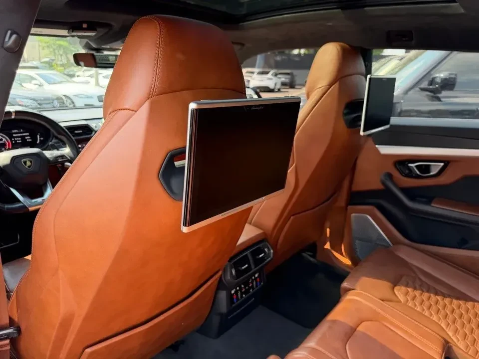 2019 Lamborghini Urus - Image 13 of 17