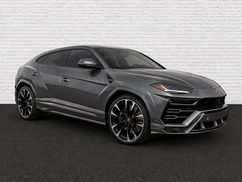 2019 Lamborghini Urus - Image 2 of 17