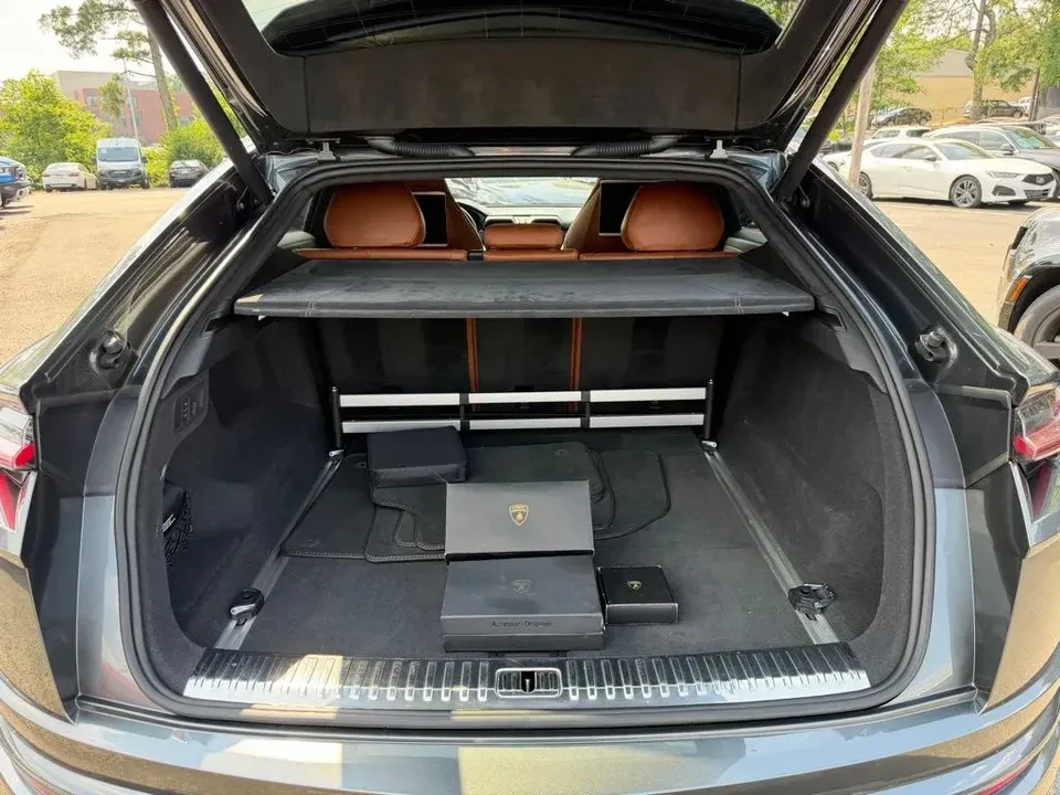 2019 Lamborghini Urus - Image 10 of 17