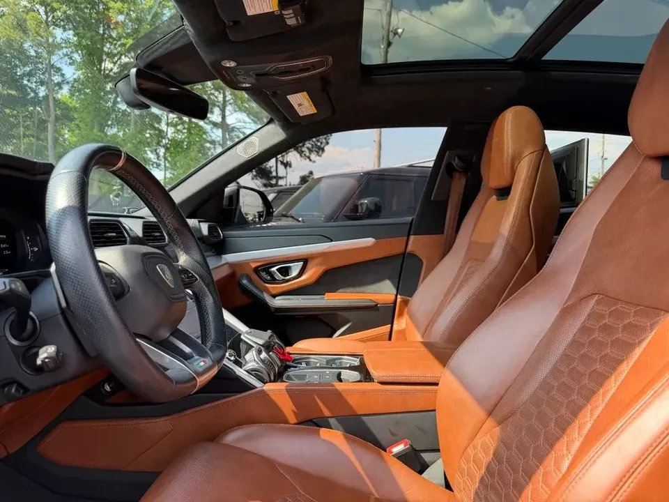2019 Lamborghini Urus - Image 8 of 17