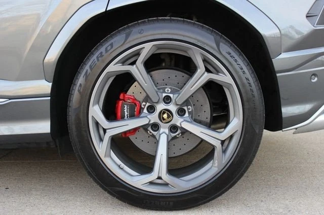 2019 Lamborghini Urus - Image 11 of 20
