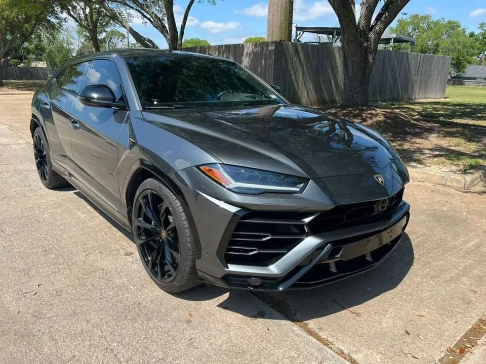 2019 Lamborghini Urus - Image 2 of 12