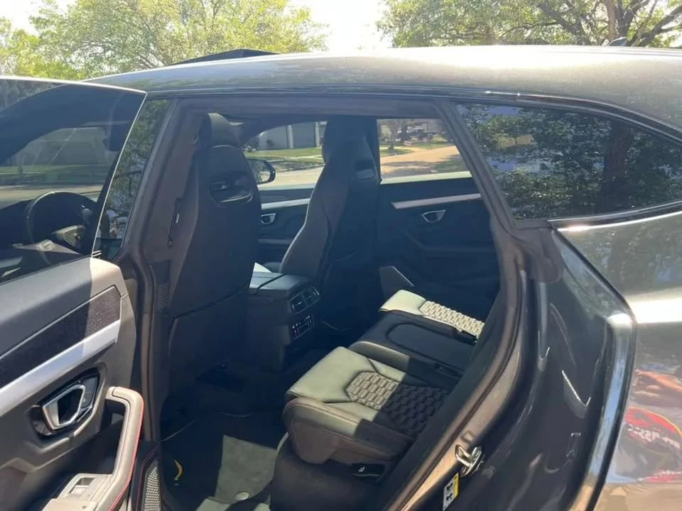 2019 Lamborghini Urus - Image 8 of 12