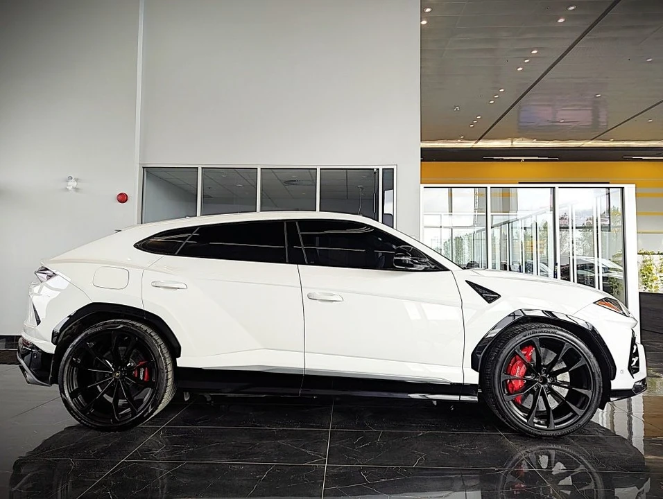 2019 Lamborghini Urus - Image 4 of 20