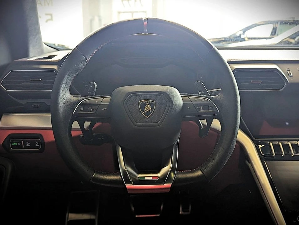 2019 Lamborghini Urus - Image 13 of 20