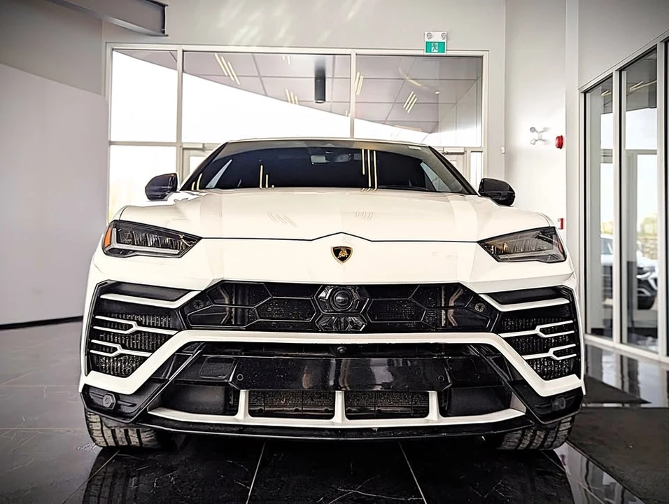 2019 Lamborghini Urus - Image 2 of 13