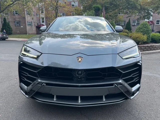 2019 Lamborghini Urus - Image 2 of 20