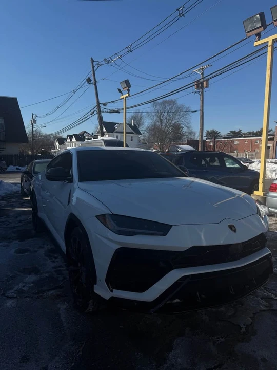 2019 Lamborghini Urus - Image 4 of 8