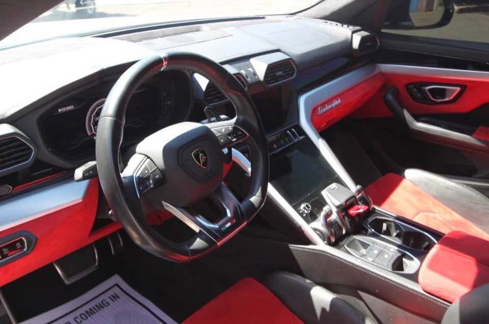 2019 Lamborghini Urus - Image 6 of 8