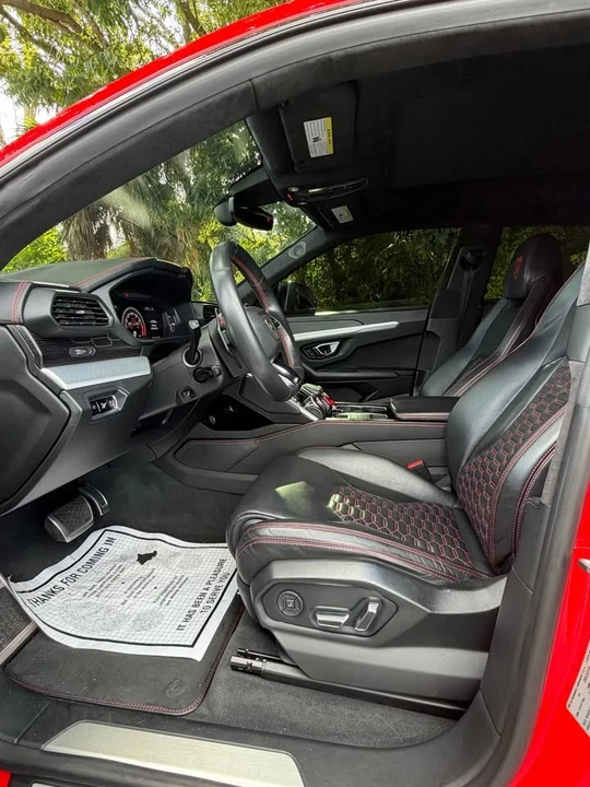 2019 Lamborghini Urus - Image 10 of 12