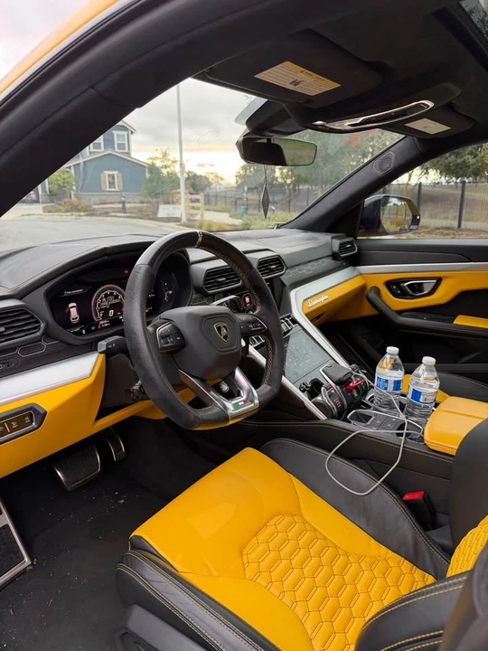 2019 Lamborghini Urus - Image 10 of 11