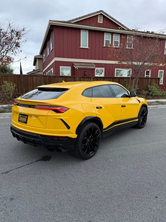 2019 Lamborghini Urus - Image 6 of 11