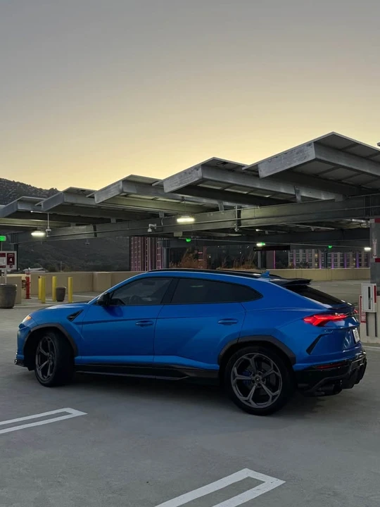 2019 Lamborghini Urus - Image 2 of 20