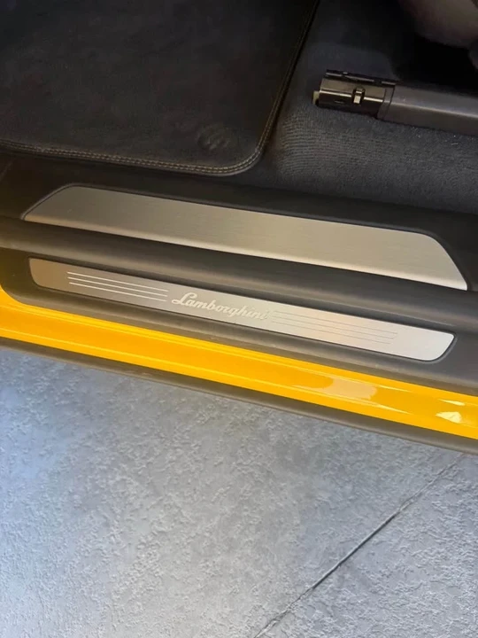 2019 Lamborghini Urus - Image 16 of 18