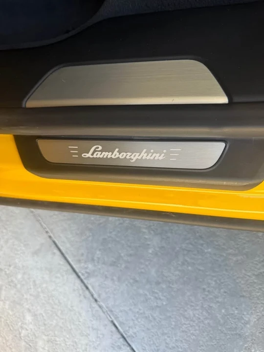 2019 Lamborghini Urus - Image 7 of 18
