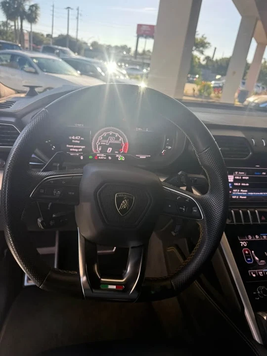 2019 Lamborghini Urus - Image 10 of 18