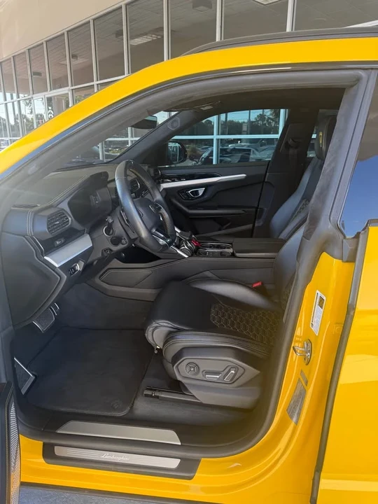 2019 Lamborghini Urus - Image 9 of 18