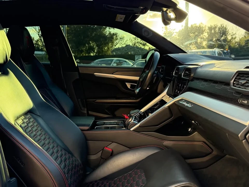 2019 Lamborghini Urus - Image 11 of 12