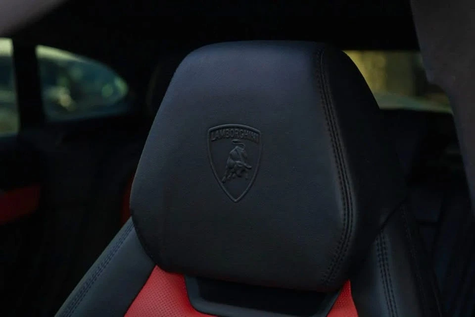 2019 Lamborghini Urus - Image 9 of 17