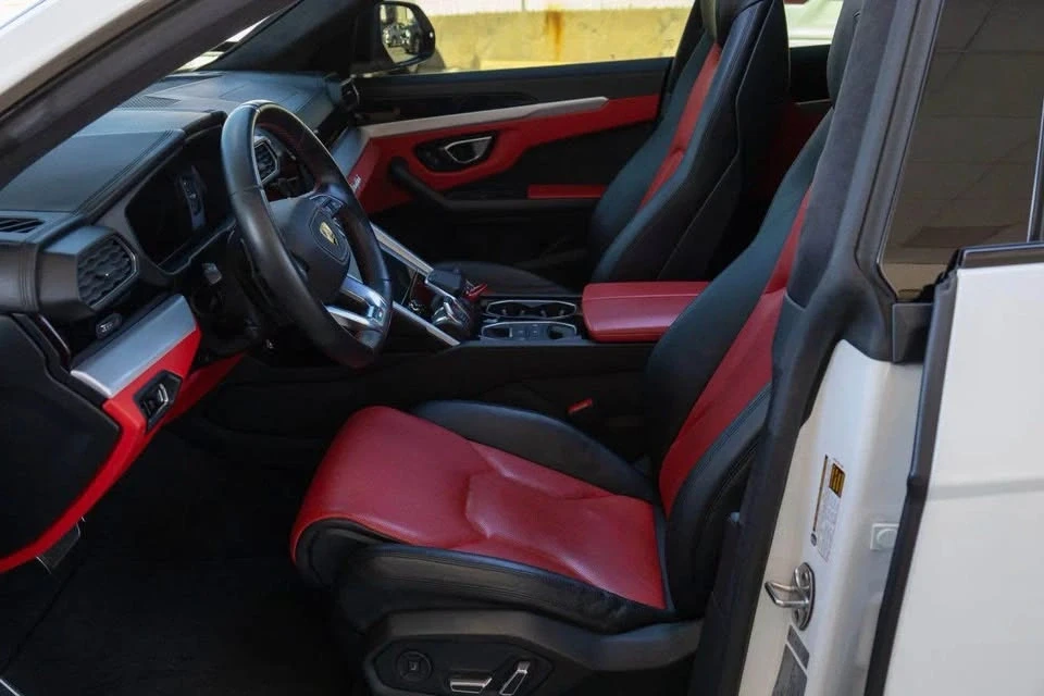 2019 Lamborghini Urus - Image 7 of 17