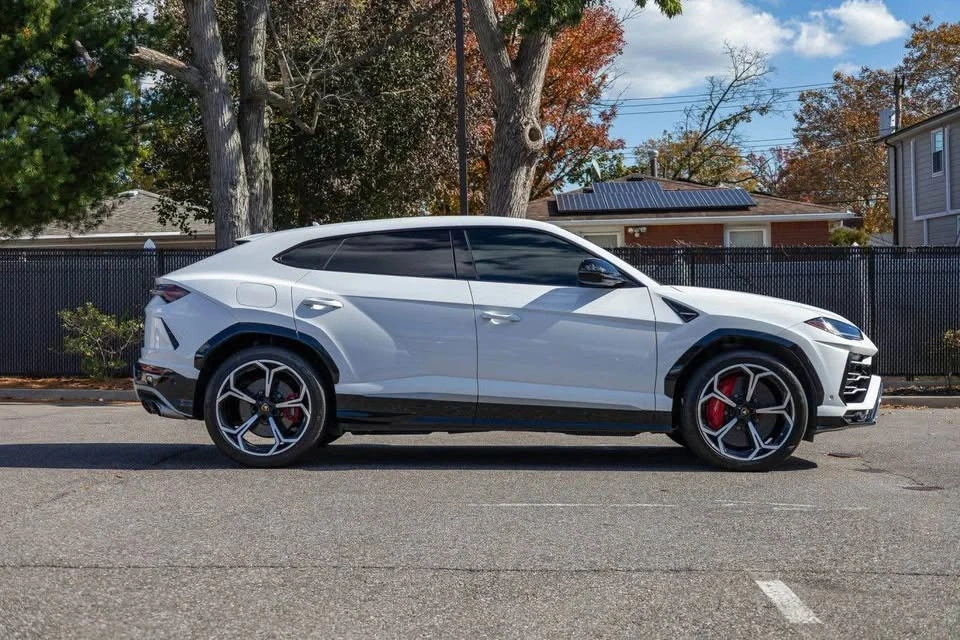 2019 Lamborghini Urus - Image 4 of 17