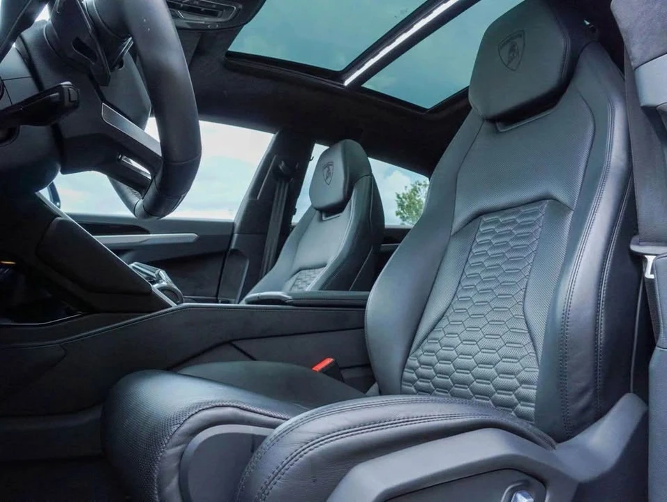 2019 Lamborghini Urus - Image 9 of 20