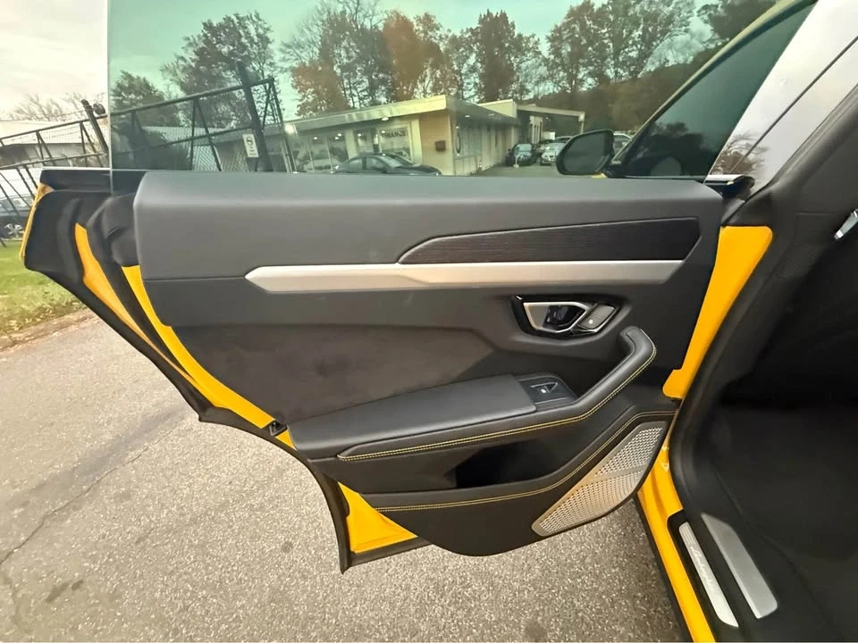 2019 Lamborghini Urus - Image 16 of 20