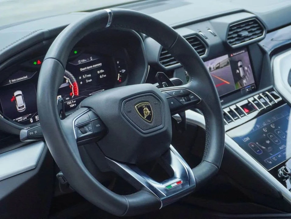 2019 Lamborghini Urus - Image 12 of 18
