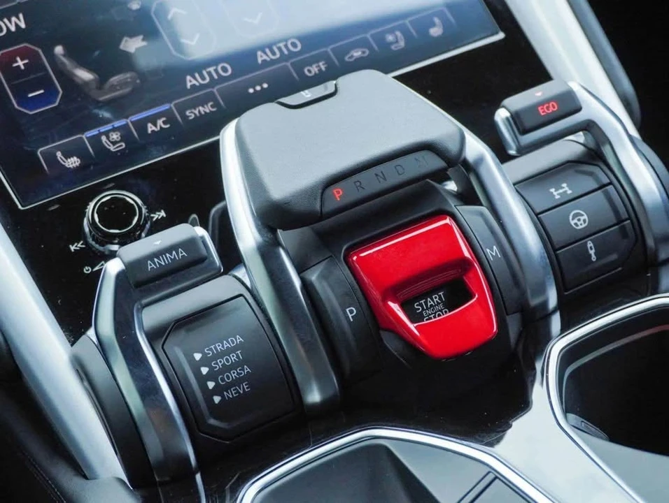 2019 Lamborghini Urus - Image 16 of 18