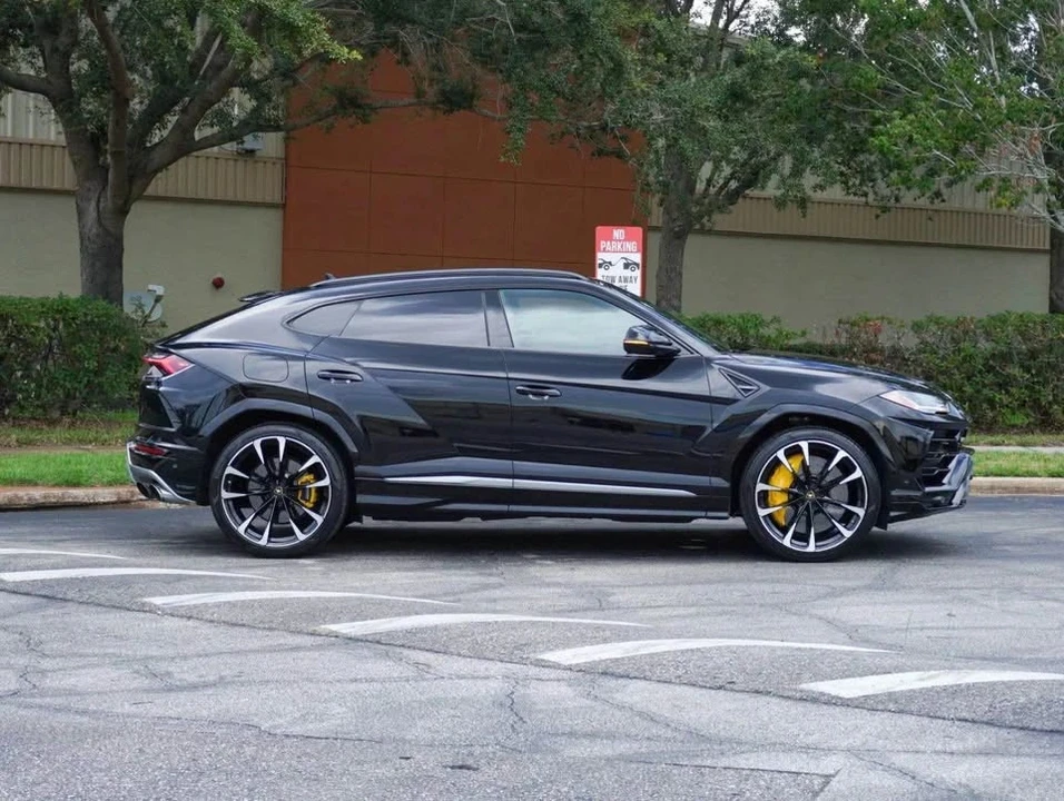 2019 Lamborghini Urus - Image 9 of 18